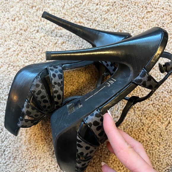 INC Leopard heels - Picture 4 of 4
